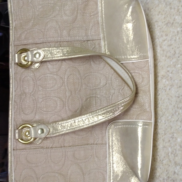 Coach Handbag - Picture 2 of 4